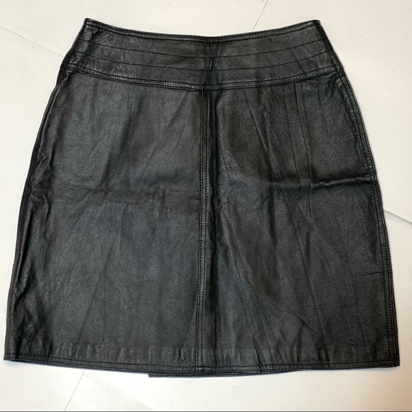 Newport News 100% Leather Wrap Front Buckle Closure Skirt Black Size 10 - Picture 2 of 8